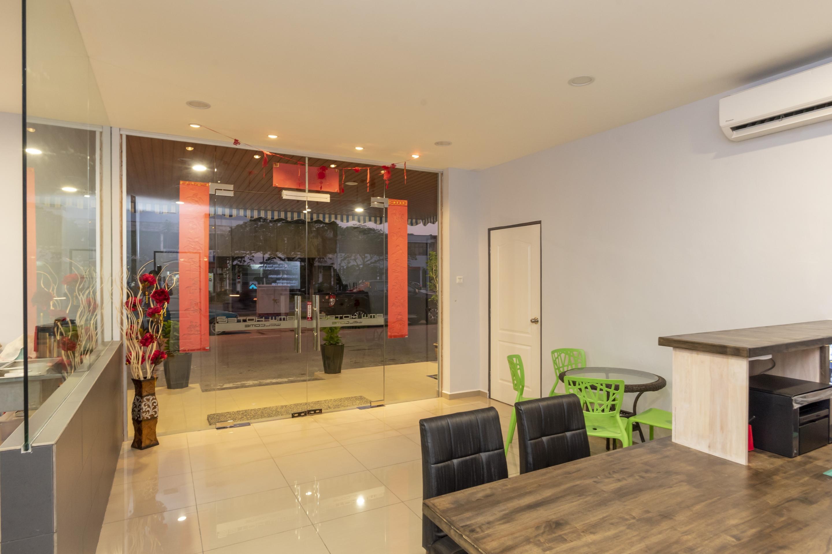 Oyo 778 Bmw 2 Hotel Muar Eksteriør billede