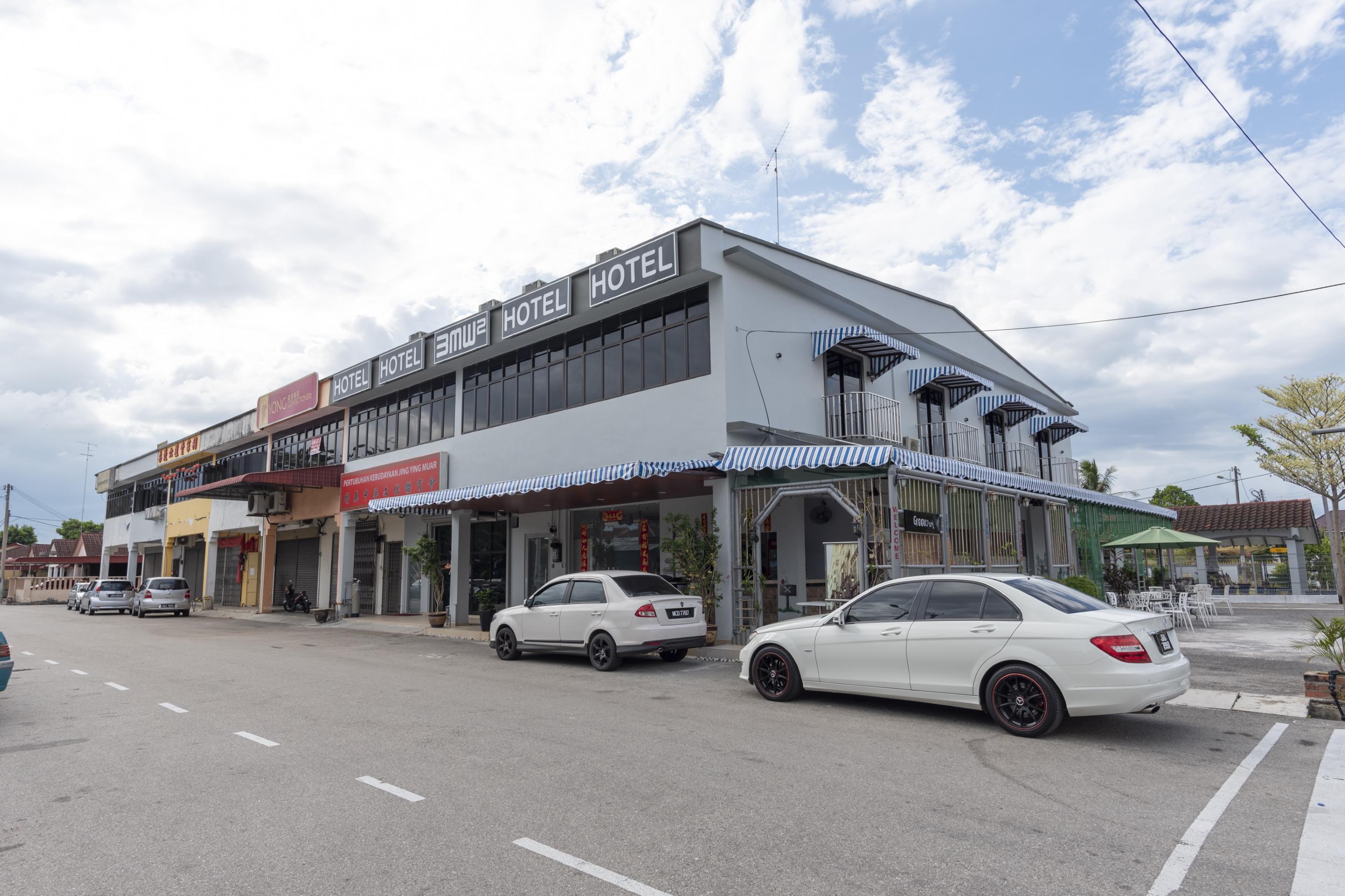 Oyo 778 Bmw 2 Hotel Muar Eksteriør billede